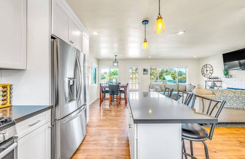 Del Rey Oaks House | Cozy Oaks - A Coastal Getaway With Idyllic Scenery!