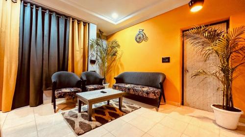 Kailash Colony Apartment | Cozy One Bedroom Apartment
