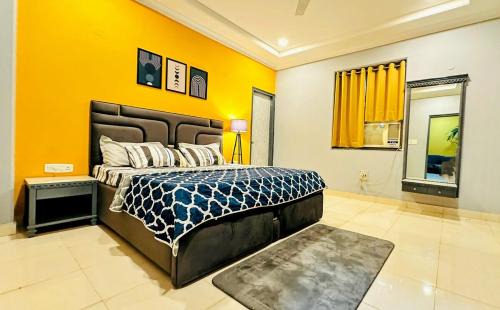 Kailash Colony Apartment | Cozy One Bedroom Apartment
