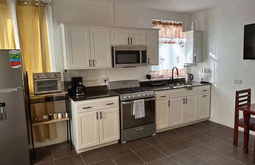 Castle Comfort Apartment | Cozy One-Bedroom Apartment with Stunning Views