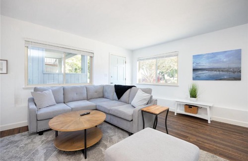 El Granada Apartment | Cozy One-Bedroom Coastal Retreat - Walk to Beach