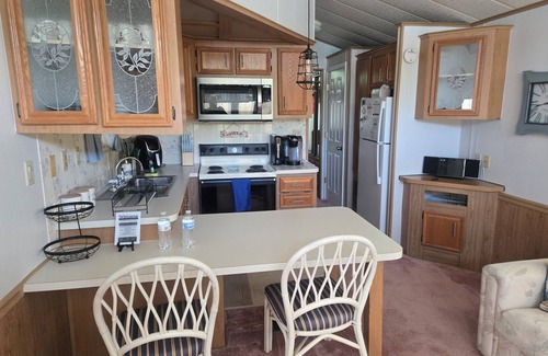 North Myrtle Beach RV Rental | Cozy Park Model home in charming RV Park located in North Myrtle Beach