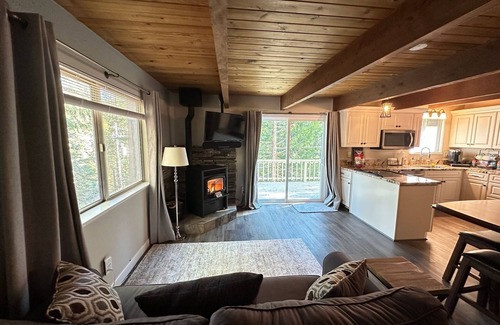 Mi-Wuk Village Cabin | Cozy Peaceful Cabin in the Woods of Mi-Wuk Village.