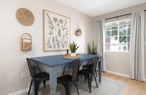 City Heights House | Cozy Pet Friendly Escape with Outdoor Dining