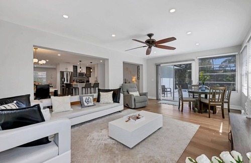 South Sarasota House | 🦩Cozy Pet-Friendly~Private Pool~Lucy By The Sea🦩