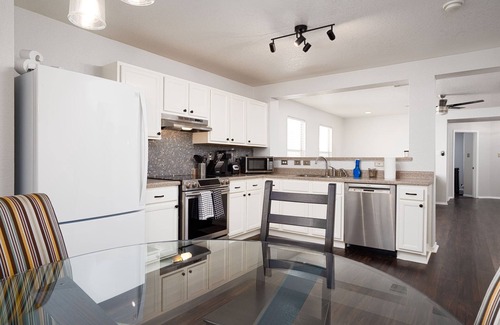 North San Antonio - SAT House | Cozy Pet-Friendly Retreat l Family Friendly Haven