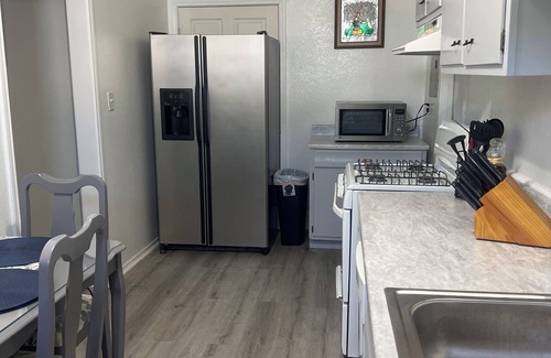 Crownhill Park Apartment | Cozy place close to North Star Mall, Airport and common places around the City