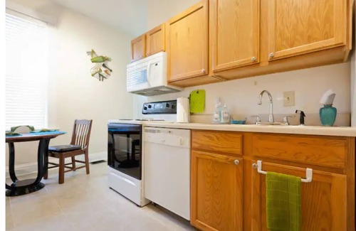 Cincinnati Apartment | Cozy Private Apartment - Free Parking