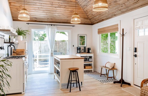 Shorewood-Tower Hills-Harbert House | Cozy private bungalow - Hot Tub - Walk to Lake Michigan!