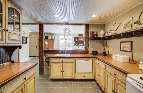 Stillwater Cottage | Cozy Private Cottage overlooking the St. Croix River Valley