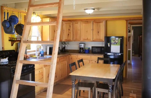 Pine Grove Other | Cozy, private home in the woods!
