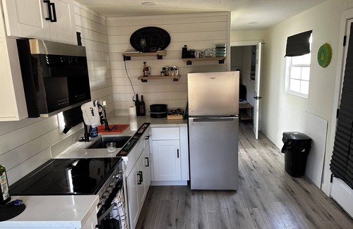 Alhambra House | Cozy, Private Phoenix Tiny Home