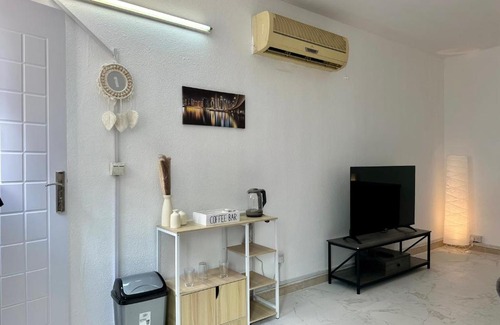 Jumeirah House | Cozy private room in Jumeirah villa near the Beach