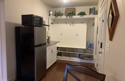 Milton House | Cozy Private Room-Queen&Full Bed, Hot Tub-Pets Welcome!