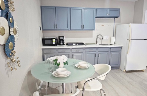 North Las Vegas Apartment | Cozy Private Studio in Las Vegas ! Private 2 car driveway.