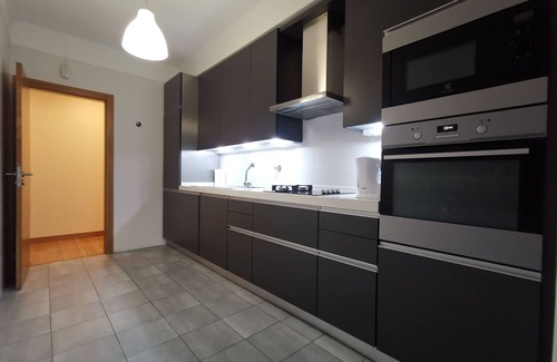 Lumiar Apartment | Cozy Purple Telheiras Apartment
