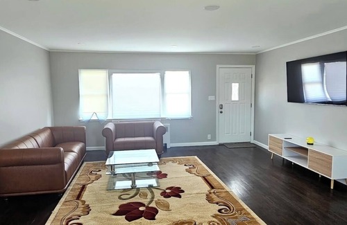 Alden Manor House | Cozy Quiet Comfort