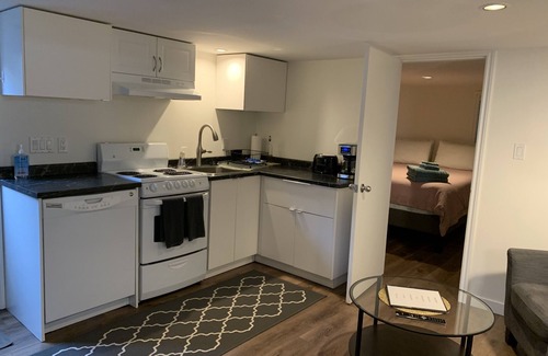 Hastings House | Cozy & Quiet Space in the Heart of East Vancouver