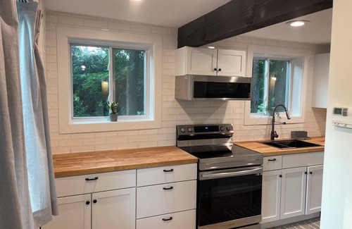 Litchfield House | Cozy remodeled cottage. Close to town, vineyards, restaurants, and farms.