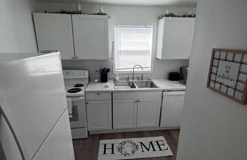 Ozark House | Cozy remodeled duplex, unit #A. 2bed/1bath unit with high speed Wifi.
