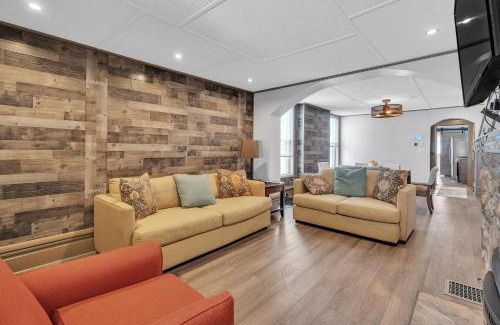 Near East Columbus House | Cozy Renovated 19th Century Home, 5 Min to OSU!