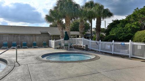 Miramar Beach Boat Rental | Cozy renovated ground floor unit - Golf Villa - on the Golf Course