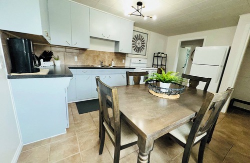 Pincher Creek Apartment | Cozy retreat 30 mins from Waterton National Park and Castle Ski Resort