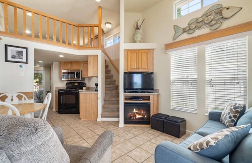 Sperry Cottage | Cozy Retreat at CrossTimbers Marina