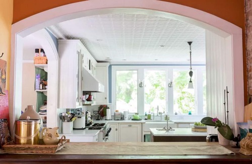 Garrison House | COZY RETREAT : HOT TUB, SAUNA, POOL + MORE