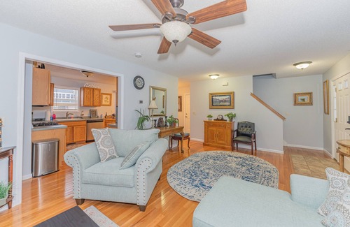 Glens Falls House | Cozy retreat in the heart of the city!