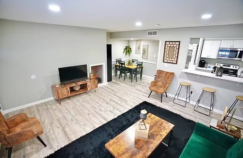 West Arlington Apartment | Cozy Retreat Near Attractions!