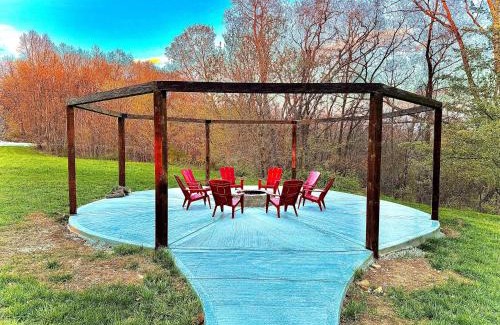 Sugar Grove House | Cozy retreat on private estate with Hot Tub