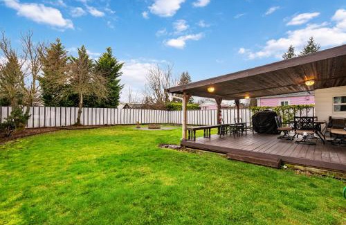 Vancouver House | Cozy Retreat, Pet-friendly Haven