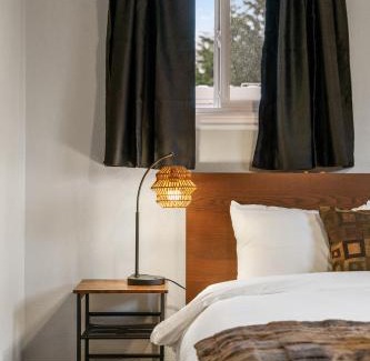 Vancouver House | Cozy Retreat, Pet-friendly Haven