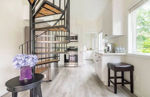 Auburn House | Cozy River/Waterfront home with a Private Beach