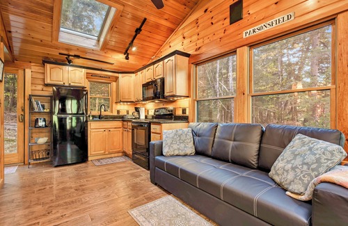 Kezar Falls Cabin | Cozy riverfront cabin on Ossipee River