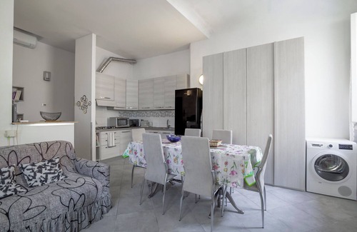 Peretola House | Cozy room close to the airport