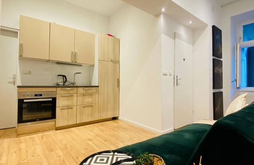 Ottakring Apartment | Cozy Room in Ottakring: Spectacular City Views
