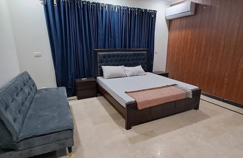 G-7 Sector Bed & Breakfast | Cozy Rooms Near ISB Airport Located in Sector F-15/2