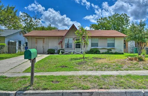 Southside House | Cozy San Antonio Family Home 3 Mi to Lackland AFB