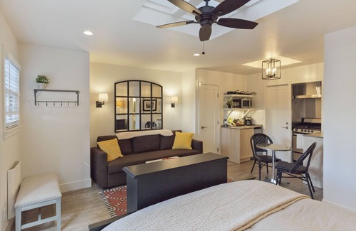 Del Mar Heights Apartment | Cozy Seashore Studio by Gather Near Torrey Pines Beach Lagoons