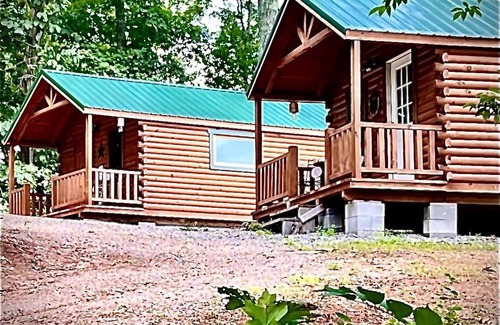 Sweetwater Cabin | Cozy serene cabin,Away from it all yet close to everything.
