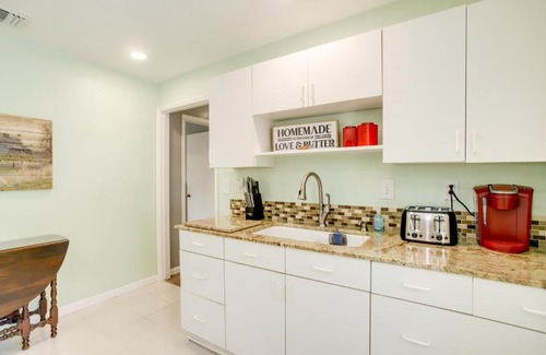 Shenandoah House | Cozy Shenandoah Home Less Than 2 Mi to The Woodlands Mall!