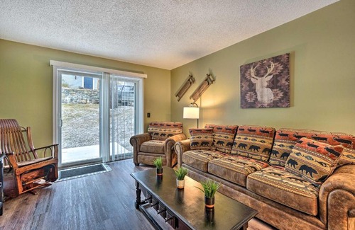 Londonderry Apartment | Cozy Ski-InandSki-Out Condo on Magic Mountain
