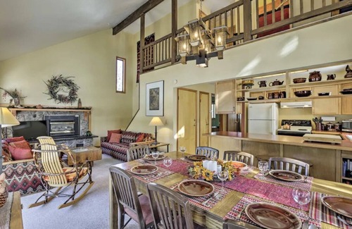 Old Town Cabin | Cozy Ski Inn! Walk to Slopes! Fabulous Hot Tub