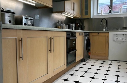 Thornton Apartment | COZY SPOT! 1 Bedroom Apartment T3 Sleeps 4