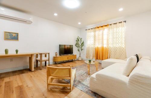 West Poplar Apartment | Cozy Stay Near Fishtown - Close to Subway & Center City!