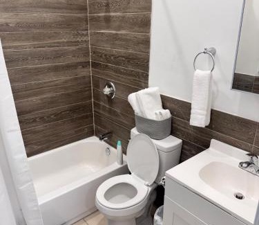 West Poplar Apartment | Cozy Stay Near Fishtown - Close to Subway & Center City!