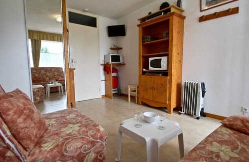 Chamrousse Apartment | Cozy Studio for 3 with Balcony in Chamrousse 1750 - Ski-In/Ski-Out!
