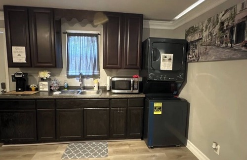 Spring Apartment | Cozy studio fully equipped with washer&dryer. Quiet & private! Hablo espanol
